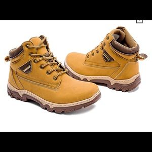 Adokoo hiking boots